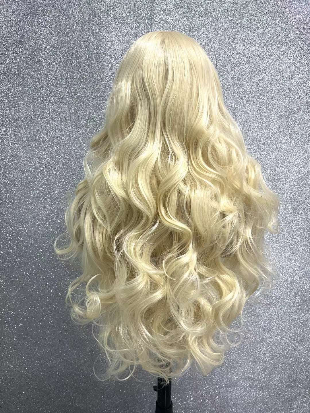 Long wavy blonde hair,28 inch synthetic hair 13x4 lace front,no tangles